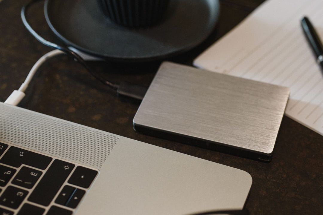 Portable SSD Buyer's Guide 2026: Why the Speed on the Box Rarely Matches Real-World Transfers