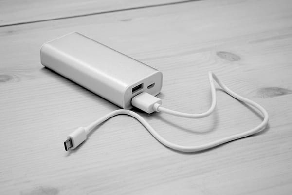 Power Bank Buyer's Guide 2026: What the mAh Number Won't Tell You