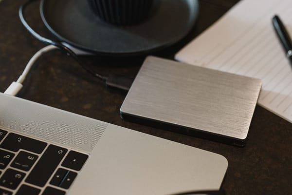 Portable SSD Buyer's Guide 2026: Why the Speed on the Box Rarely Matches Real-World Transfers